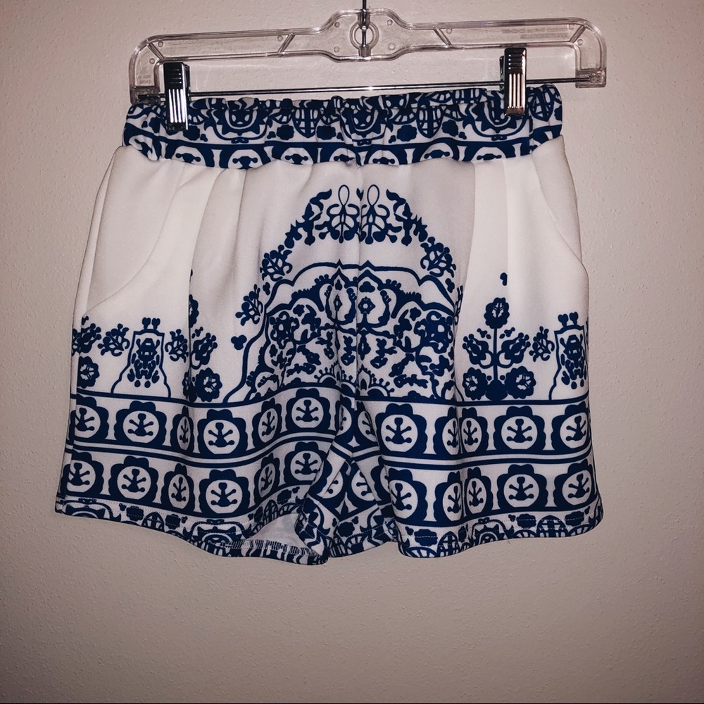 2 Piece Set - Picture 2 of 2